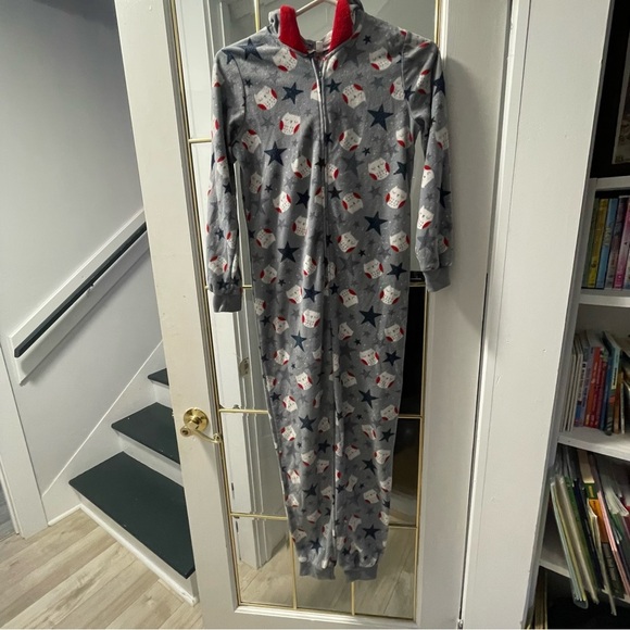 Set of 2- Kids size 12 warm and fussy onesie 💤🛏️ - Picture 7 of 16